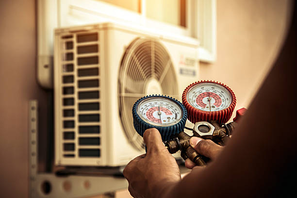 Professional Hvac technician working in Darien, GA